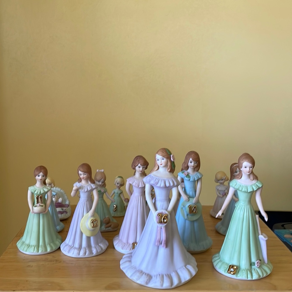 Hallmark Precious moments figurine dolls ages baby-16